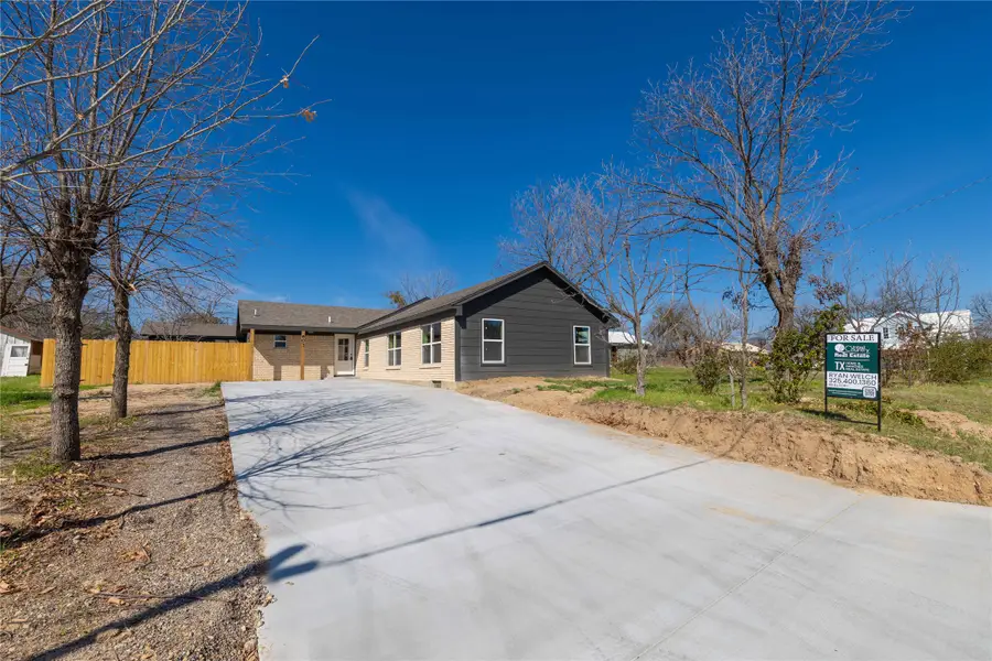 603 N Pearl Street, Comanche, TX 76442 - #2