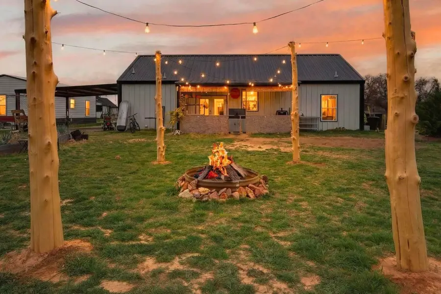 2225 J E Woody Road, Springtown, TX 76082 - #2