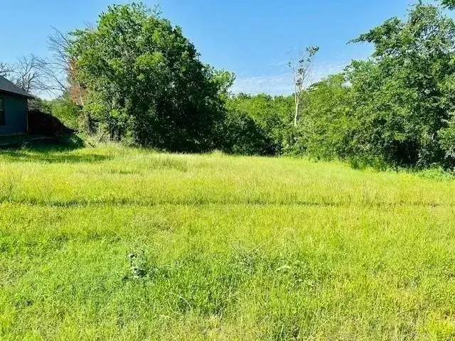 129 E Johnson Street, Denison, TX 75021 - #2