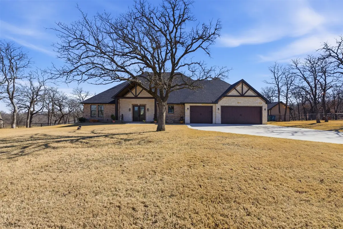 208 Shady Oaks Drive, Runaway Bay, TX 76426 - #1