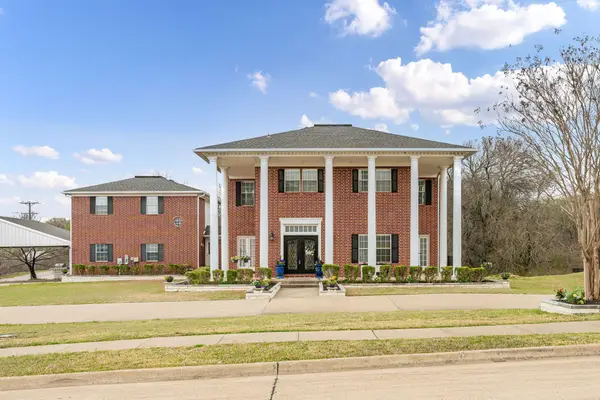 934 Heatherwood Drive, Wylie, TX 75098