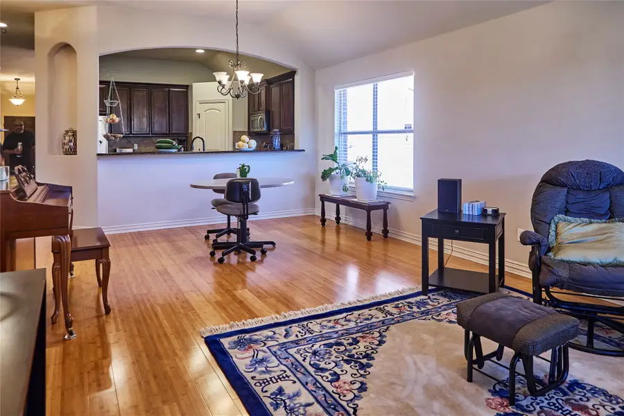 1004 Vintage Avenue, Gainesville, TX 76240 - #3