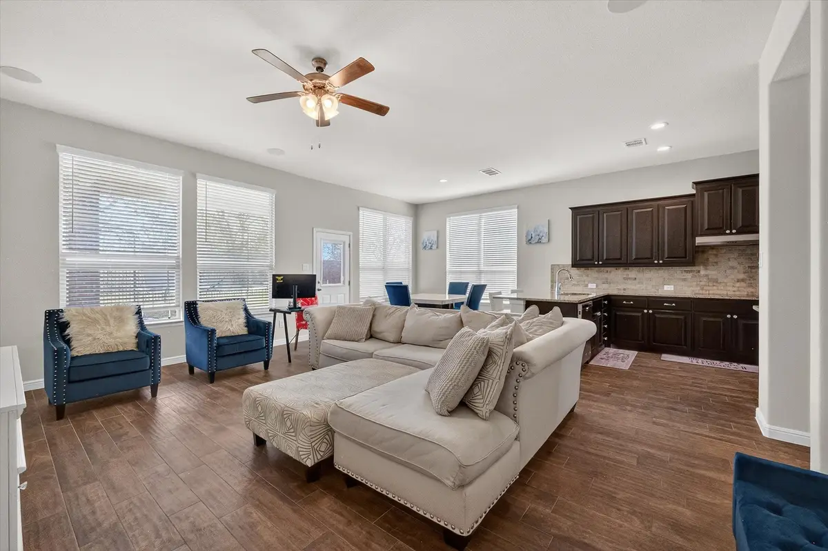 7815 Kettle Creek Drive, Arlington, TX 76001 - #1