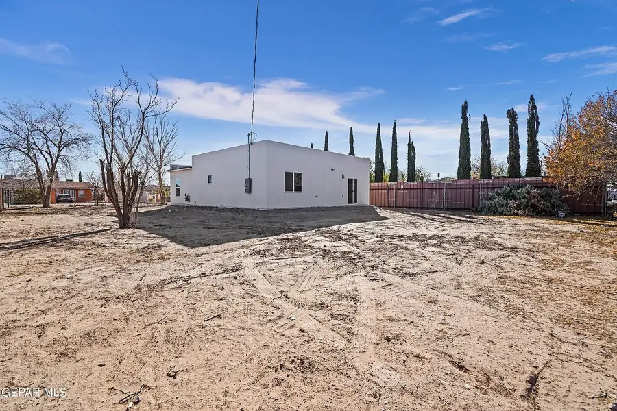 415 Valle Los Nogales Drive, Socorro, TX 79927 - #2