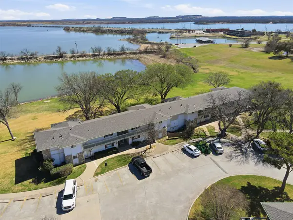 108 Harbor Drive #102, Runaway Bay, TX 76426