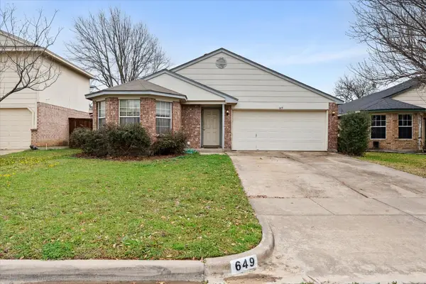 649 Blueberry Hill Lane, Mansfield, TX 76063