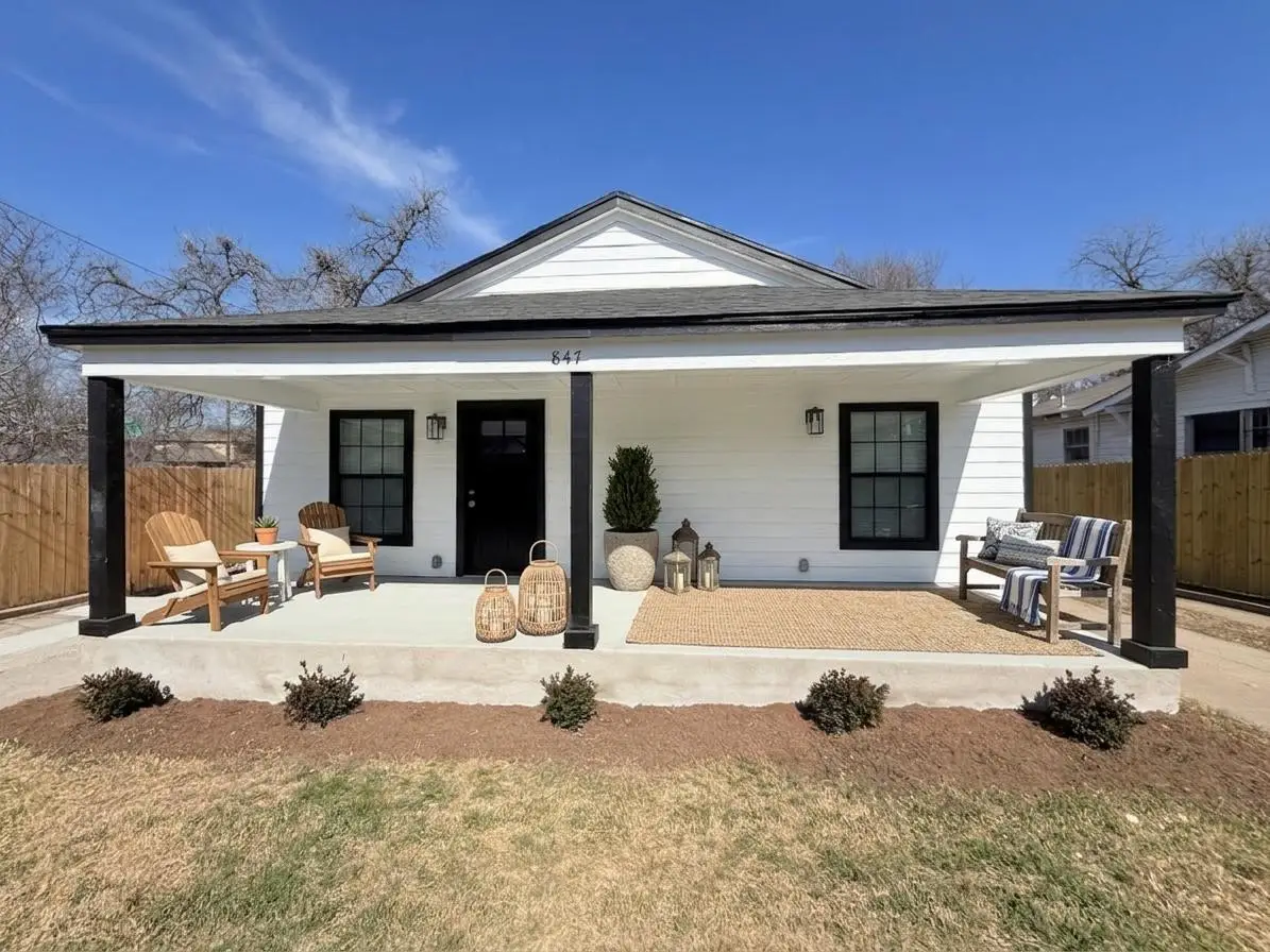 847 E Powell Avenue, Fort Worth, TX 76104 - #1