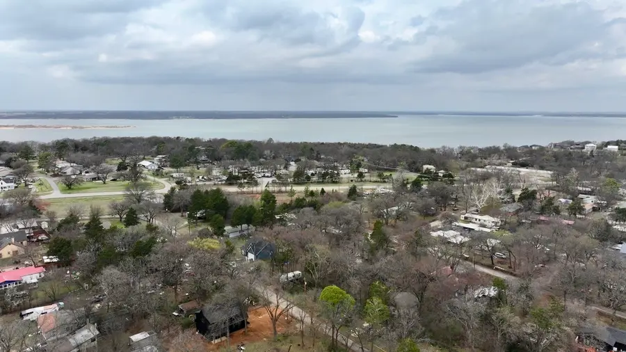 203 Preston Shores Drive, Pottsboro, TX 75076 - #2