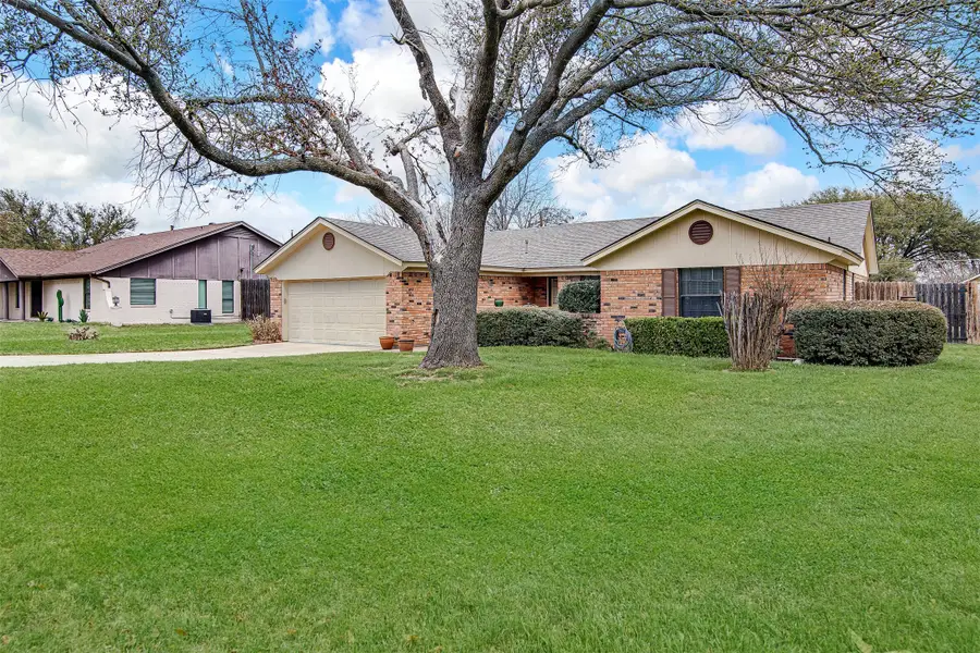 1003 Hyde Park Boulevard, Cleburne, TX 76033 - #2