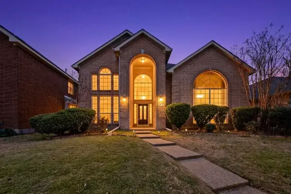 875 San Jacinto Drive, Grand Prairie, TX 75052