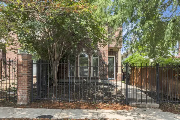 2407 Knight Street, Dallas, TX 75219