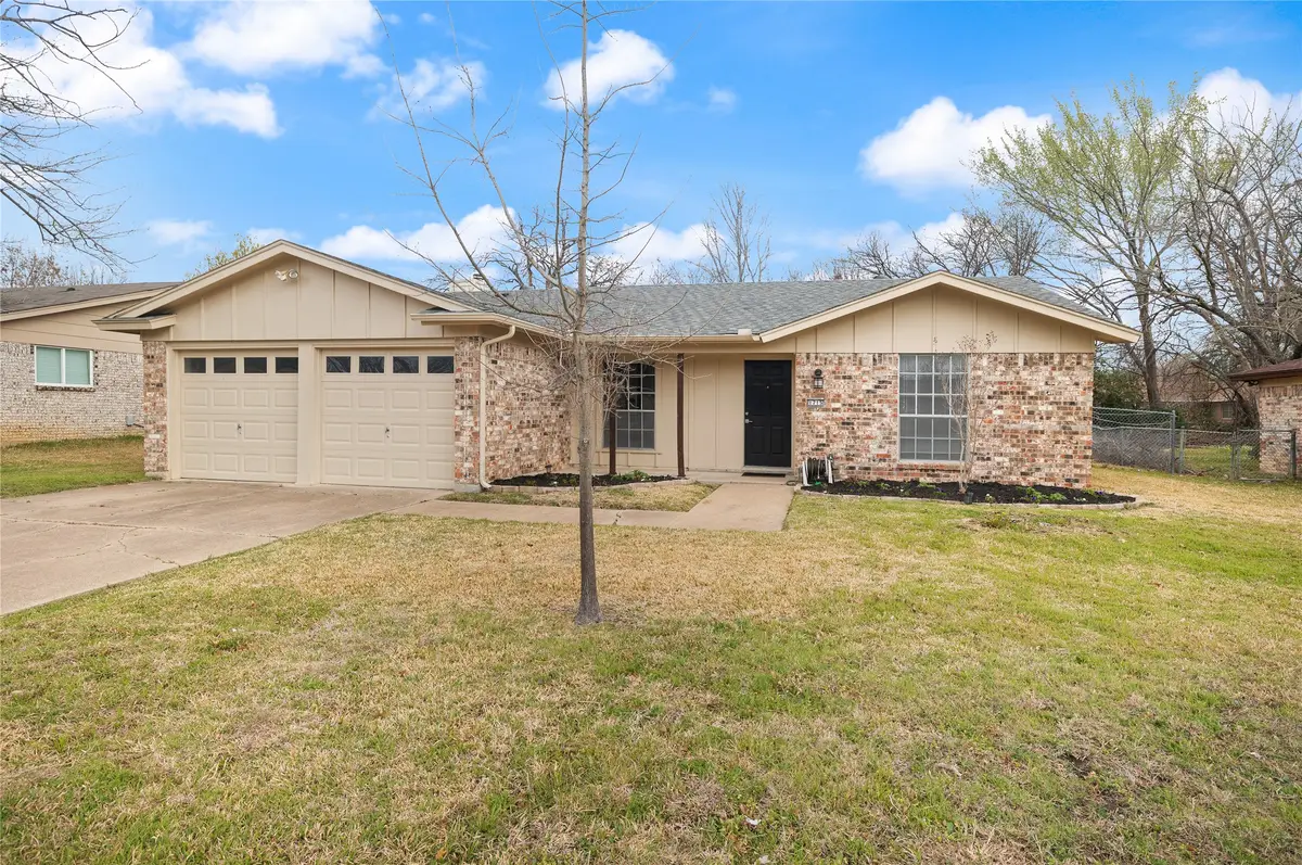 1715 Galahad Lane, Arlington, TX 76014 - #1
