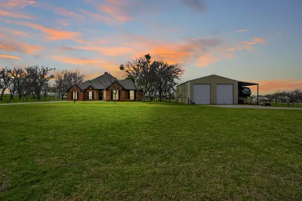 329 Kincannon Lane, Rhome, TX 76078