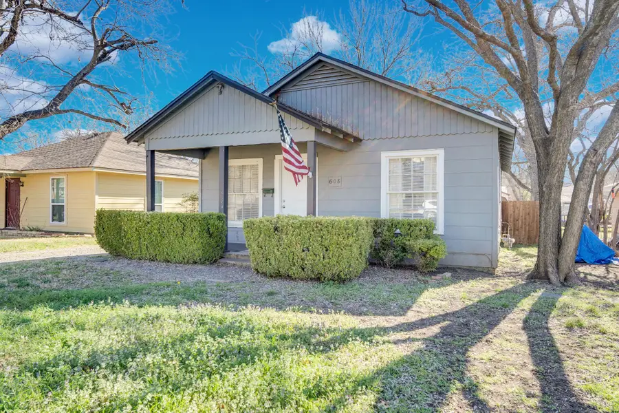 608 Highland Avenue, Waxahachie, TX 75165 - #2