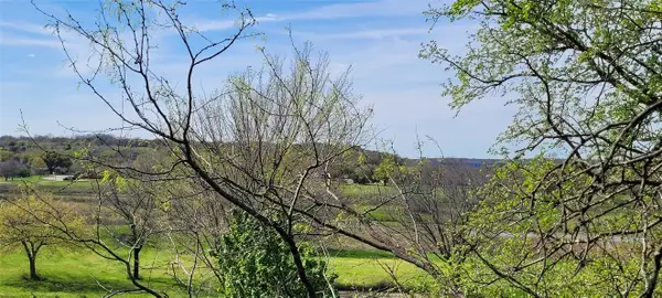 397 Clubhouse Drive, Burleson, TX 76028