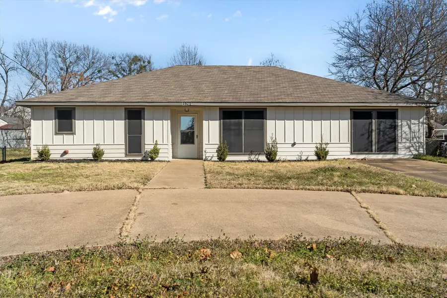 400 Baker Street, Lindale, TX 75771 - #2