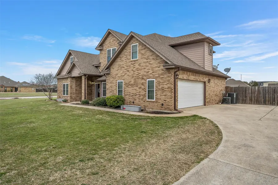 275 N Quail Run Drive, West, TX 76691 - #2