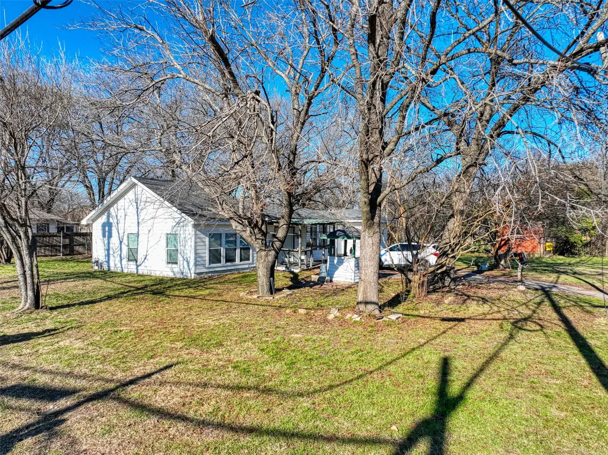 305 E Belt Line Road, Wilmer, TX 75172 - #1