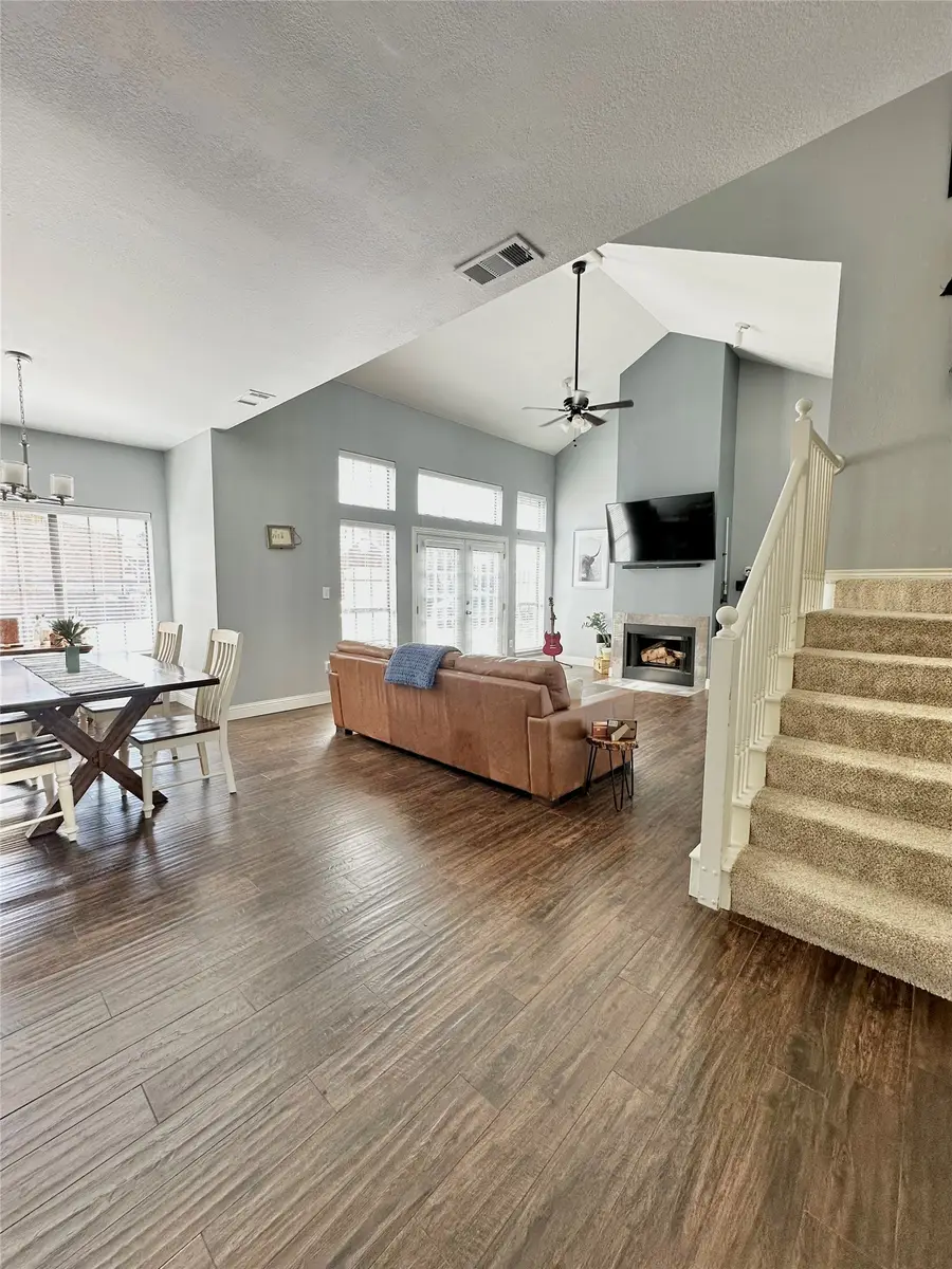 213 Cimarron Trail #1, Irving, TX 75063 - #2