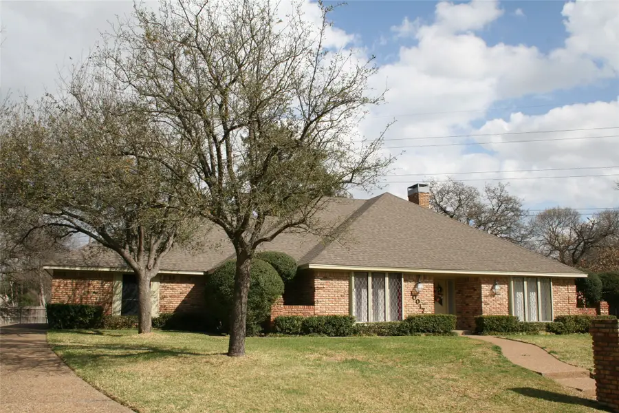 10017 Lost Oak Ridge Drive, Woodway, TX 76712 - #2