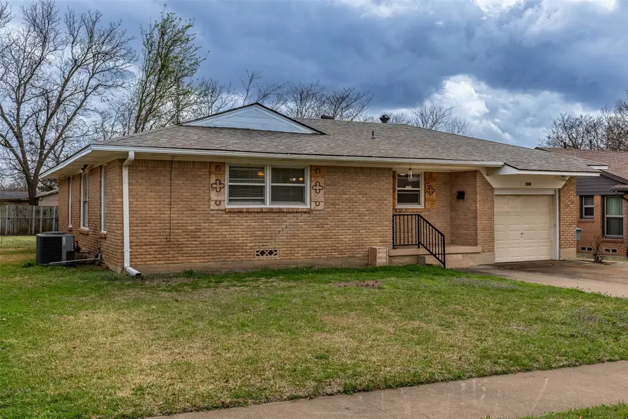 1808 W College Street, Sherman, TX 75092 - #3