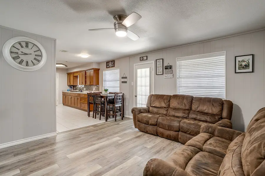 1022 Princeton Place, Cleburne, TX 76033 - #3