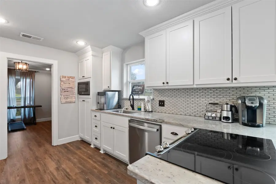 2201 Mountainview Drive, Hurst, TX 76054 - #2