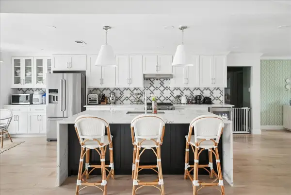 4263 Shady Bend Drive, Dallas, TX 75244