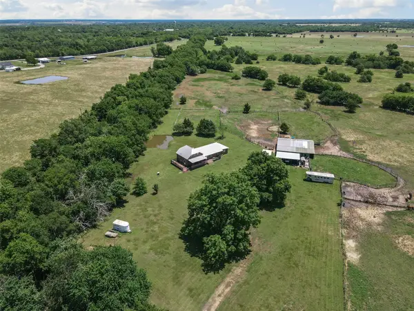 901 County Road 3925, Wolfe City, TX 75496