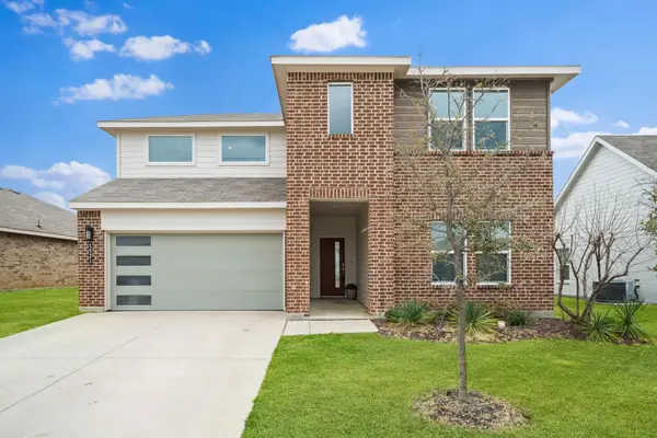 1521 Forest Park Drive, Alvarado, TX 76009