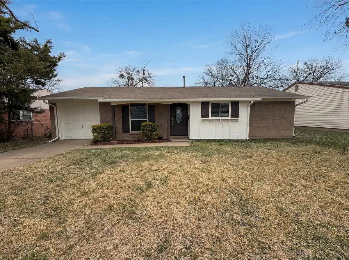 208 Summercrest Boulevard, Burleson, TX 76028 - #1