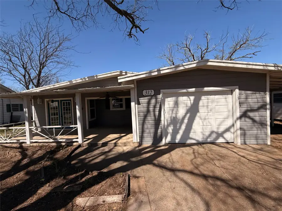 312 W Church Street, Olney, TX 76374 - #2