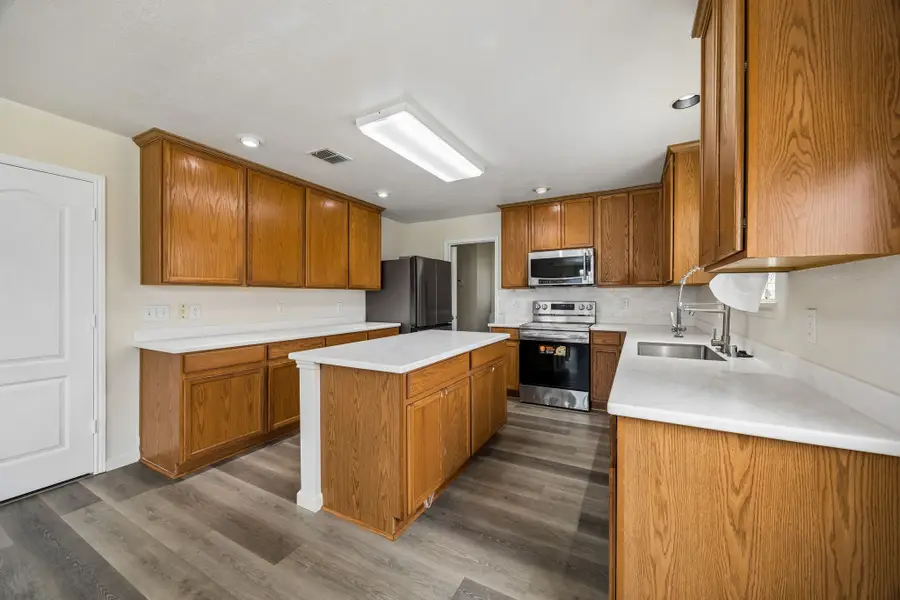 4706 Creekview Lane, Balch Springs, TX 75180 - #3