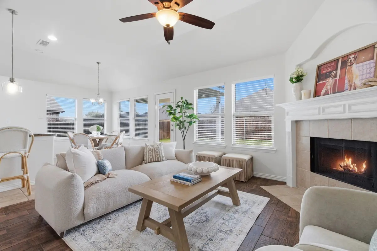 207 Old Spanish Trail, Waxahachie, TX 75167 - #1