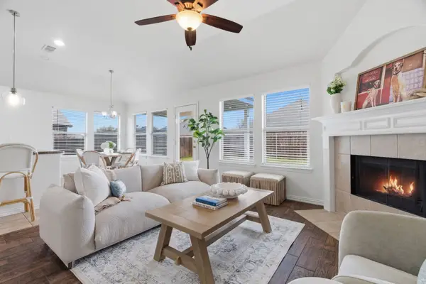 207 Old Spanish Trail, Waxahachie, TX 75167