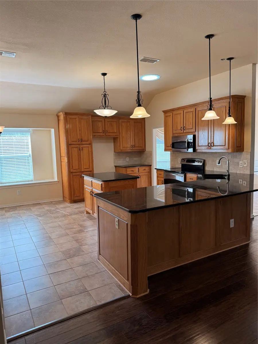 8805 Rolling Springs Court, Fort Worth, TX 76120 - #3