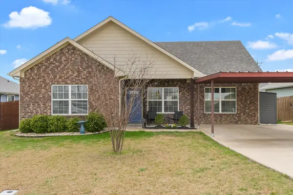 102 E Willow Street, Sanger, TX 76266
