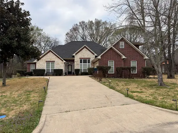 910 Holly Hill Lane, Mt Pleasant, TX 75455