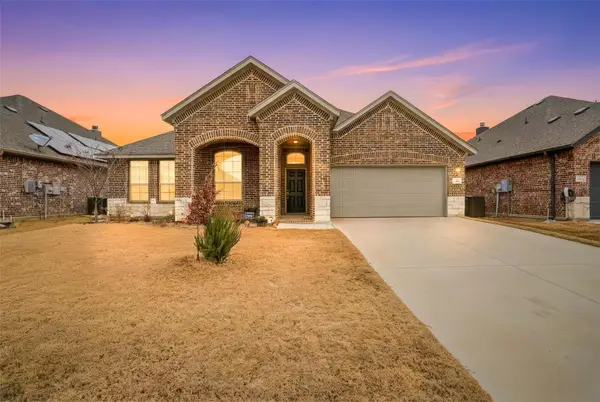 136 Colonial Drive, Joshua, TX 76058