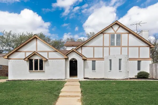 2225 Park Hill Drive, Arlington, TX 76012