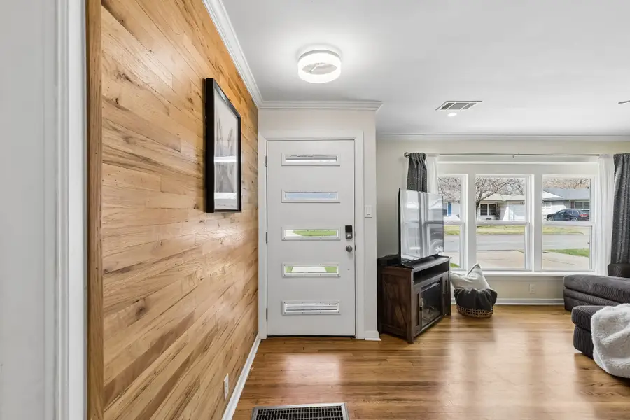 1401 N Highland Avenue, Sherman, TX 75092 - #3