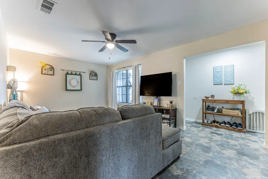 314 S Rita Street, Lacy Lakeview, TX 76705 - #2