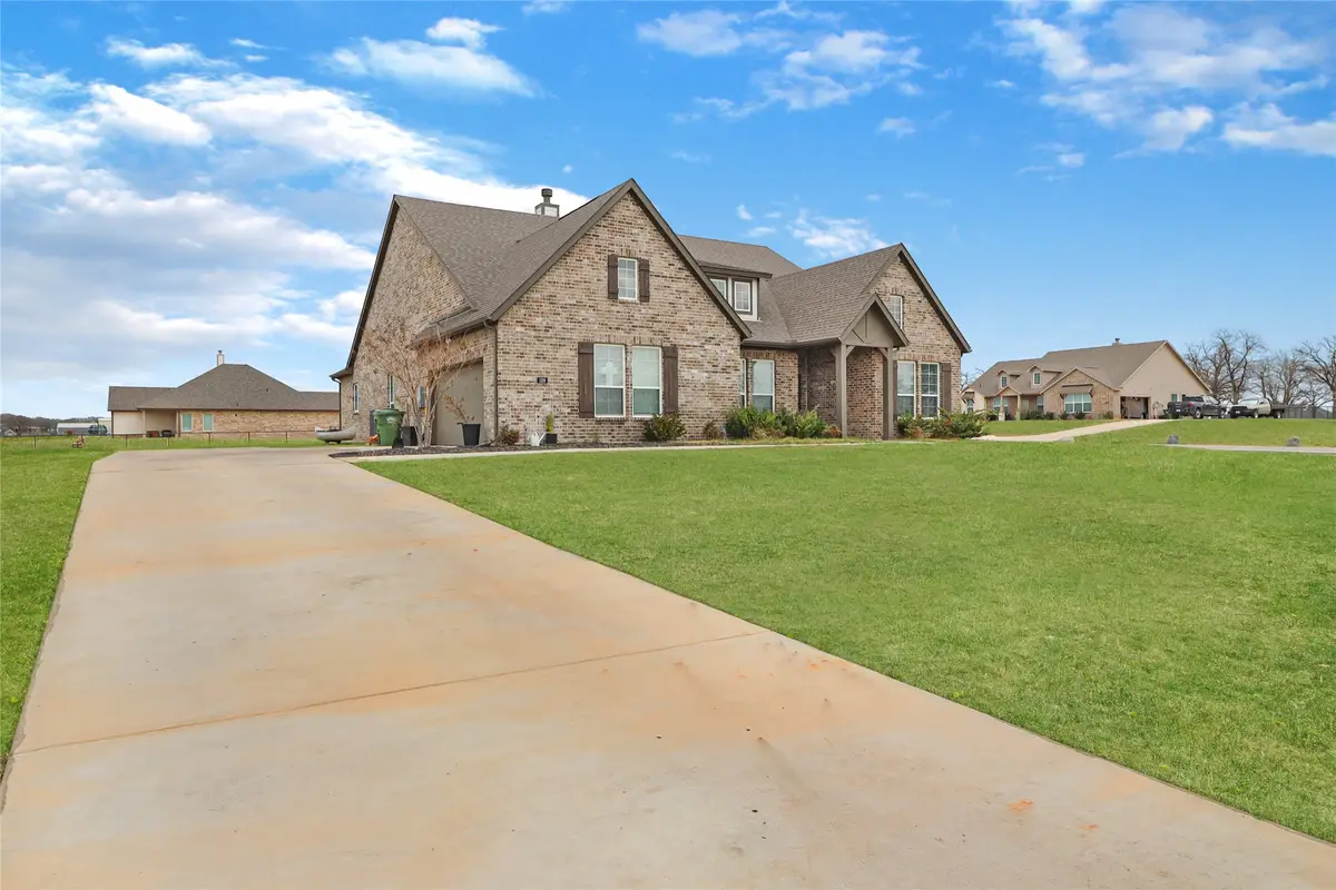 189 Chester Road, Springtown, TX 76082 - #1
