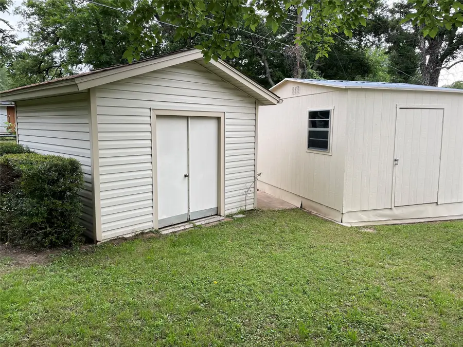 1004 Gladstone Avenue, Azle, TX 76020 - #3