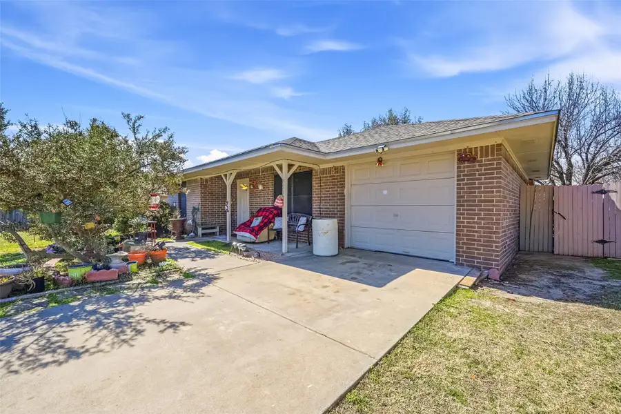 821 Jennifer Court, Sanger, TX 76266 - #2