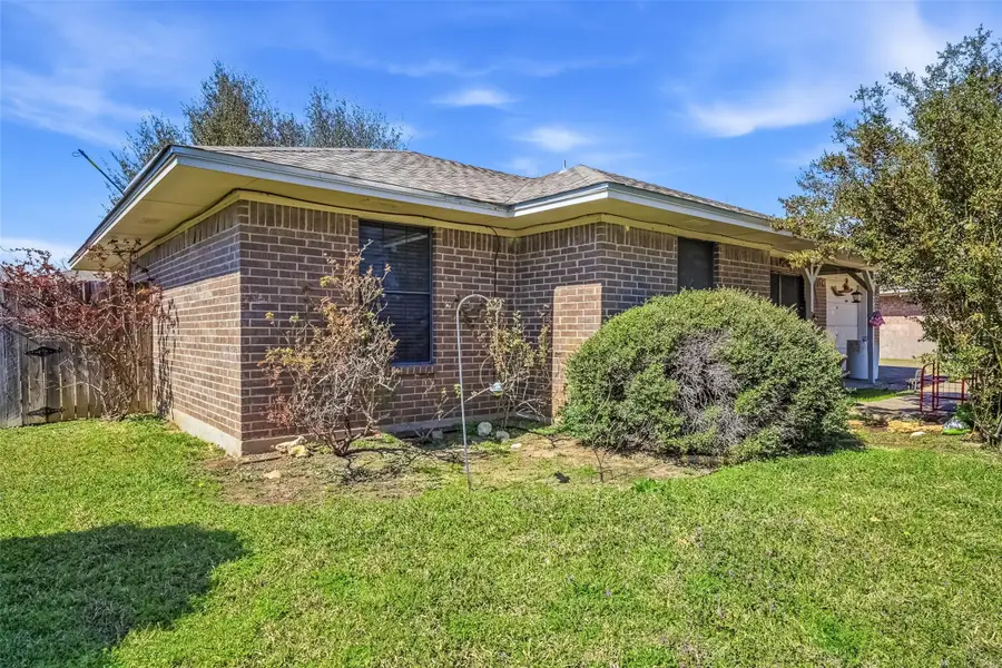 821 Jennifer Court, Sanger, TX 76266 - #3