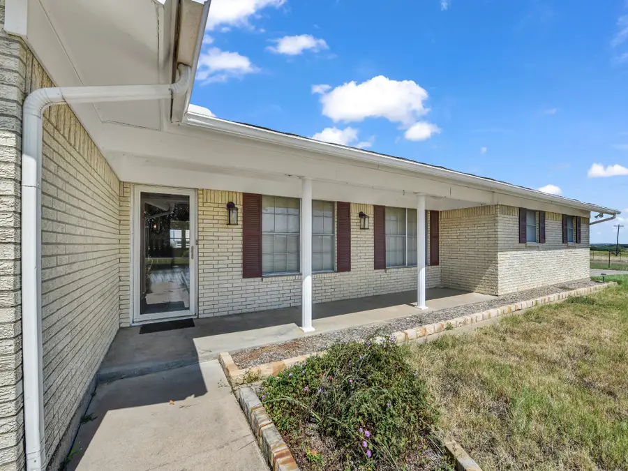 5108 Woodard Avenue, Cleburne, TX 76033 - #3