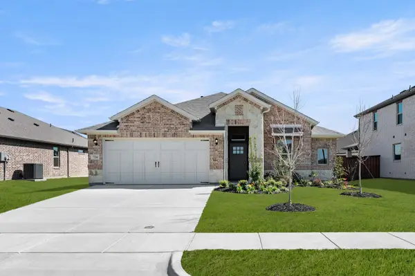 724 Scarlet Sage Drive, Waxahachie, TX 75165