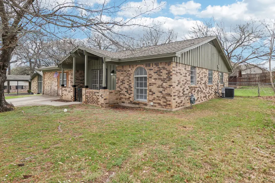 413 Glenhaven Drive, Azle, TX 76020 - #2