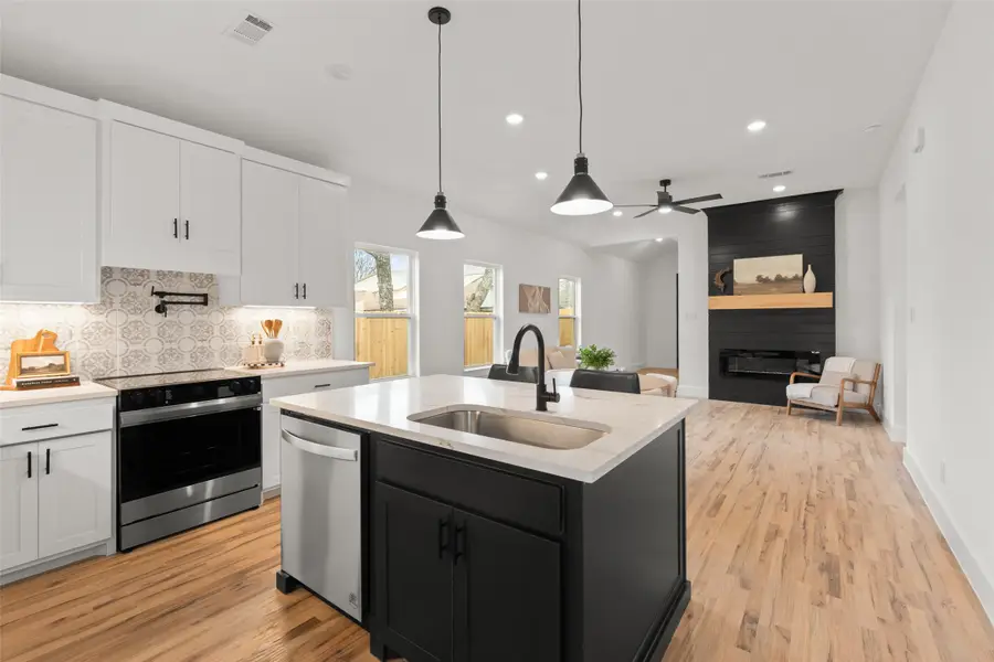 408 Matthew Street, Hillsboro, TX 76645 - #2